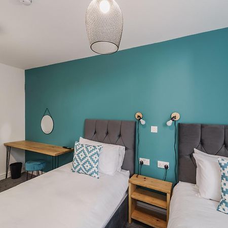 Deluxe Studio Apartments Дербі Екстер'єр фото