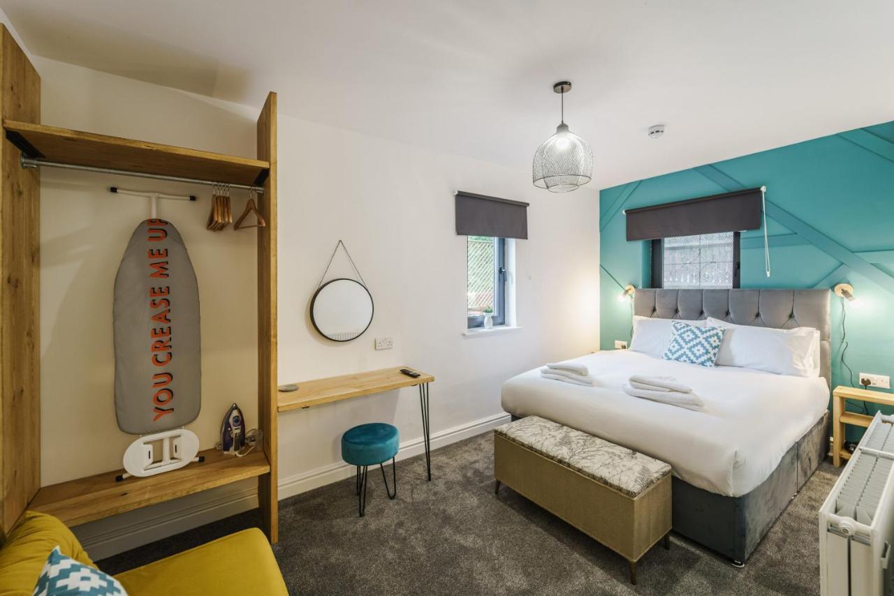 Deluxe Studio Apartments Дербі Номер фото