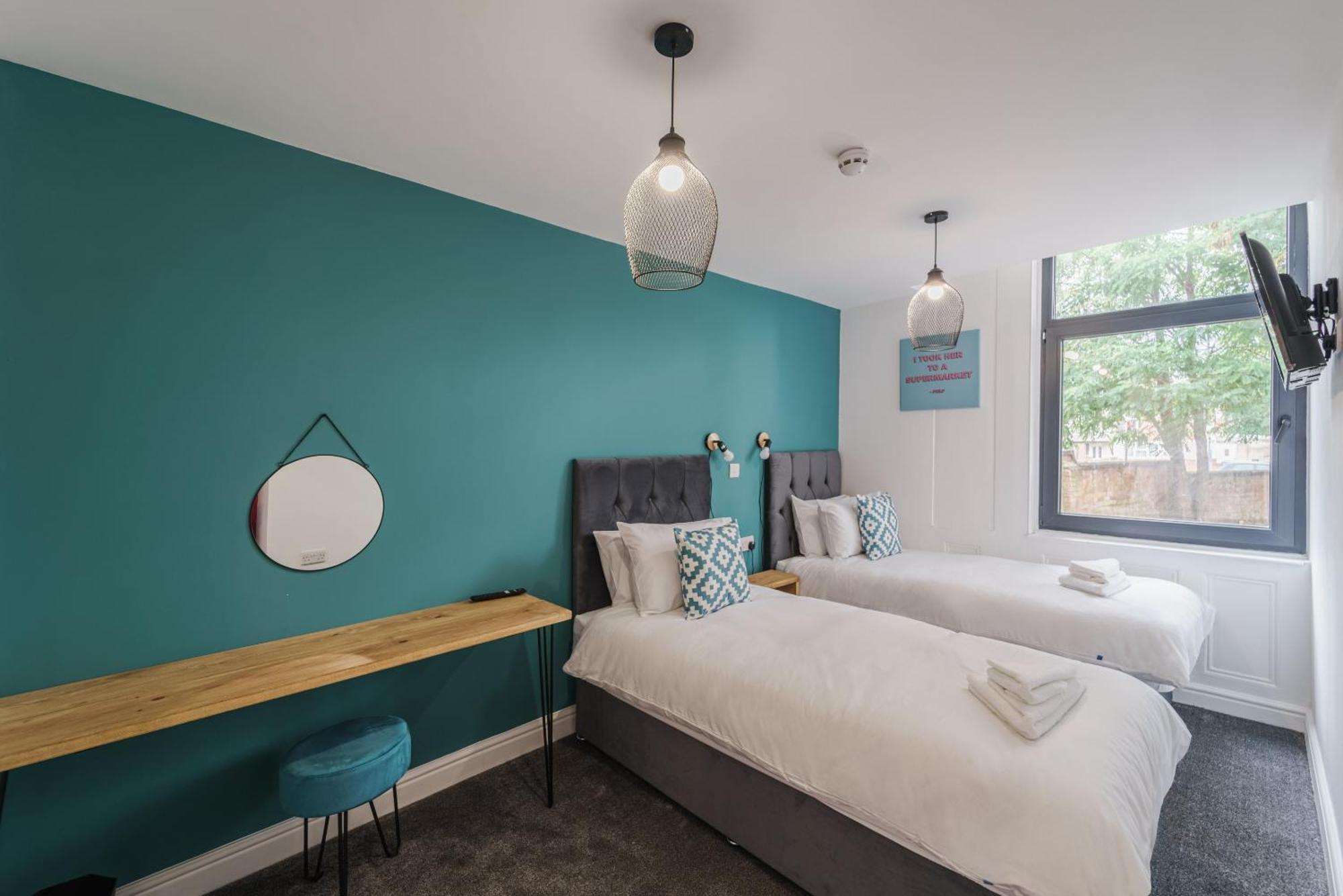 Deluxe Studio Apartments Дербі Номер фото